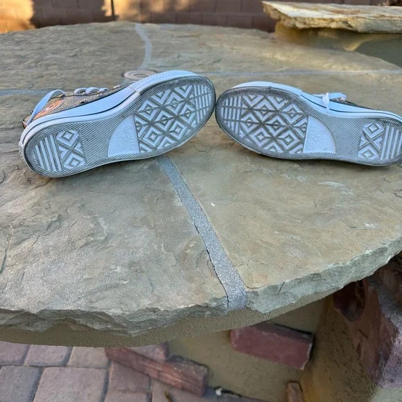 Women’s size 7.5 platform Converse. - Picture 5 of 6